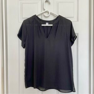 Old Navy Black Short Sleeve Split V-Neck Blouse – Size S